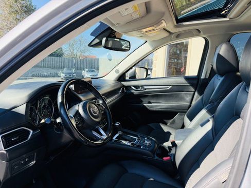 Used 2019 MAZDA CX-5 Touring image 5