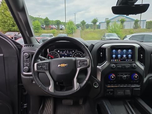 Used 2021 Chevrolet Silverado 1500 LTZ w/ LTZ Premium Package AWD/4WD image 18