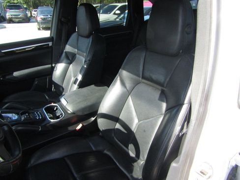 Used 2014 Porsche Cayenne image 9