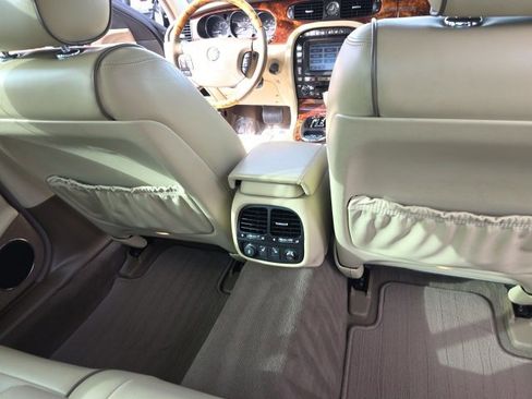 Used 2007 Jaguar XJ8 image 45