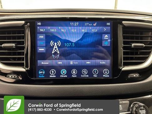 Used 2018 Chrysler Pacifica Touring-L image 24