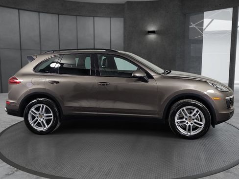 Used 2016 Porsche Cayenne AWD/4WD image 4