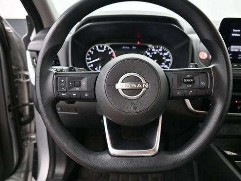 Used 2024 Nissan Rogue S FWD image 23