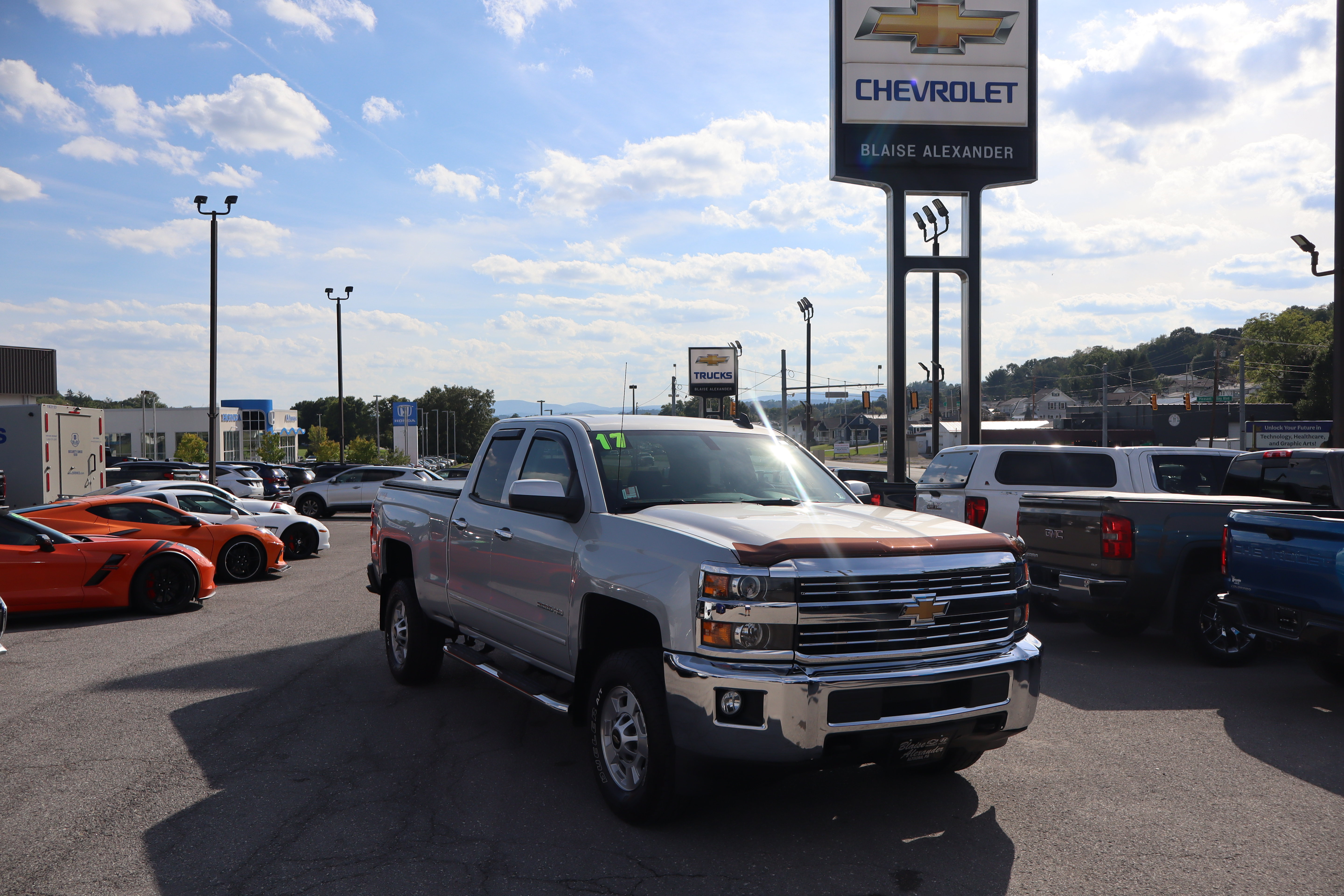 Used 2017 Chevrolet Silverado 2500 LT w/ LT Convenience Package AWD/4WD image 1