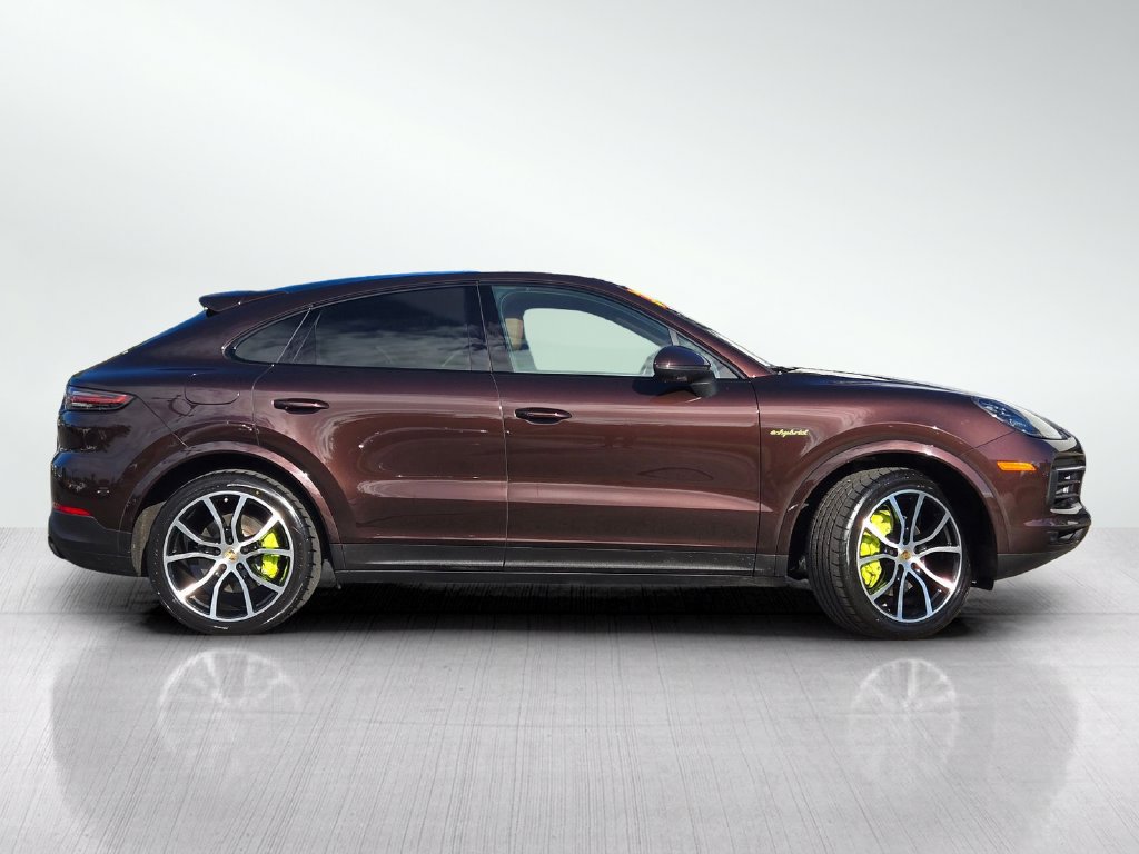 Used 2023 Porsche Cayenne Platinum Edition w/ Premium Package Plus (PIA) AWD/4WD image 3
