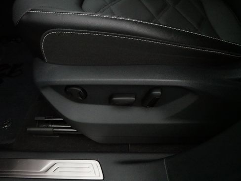 Certified 2025 Volkswagen Atlas SE image 20