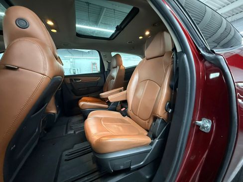Used 2017 Chevrolet Traverse LT image 33