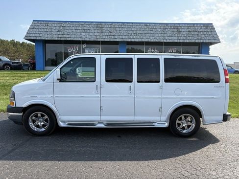 Used 2012 Chevrolet Express 1500 image 4