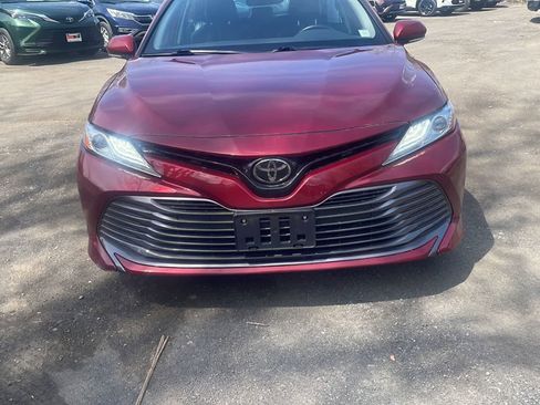 Used 2020 Toyota Camry XLE image 13