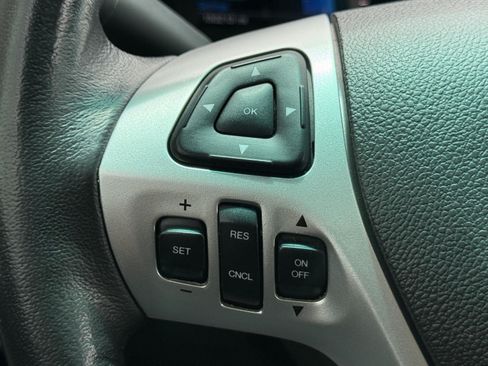 Used 2014 Ford Explorer XLT w/ Equipment Group 202A AWD/4WD image 33