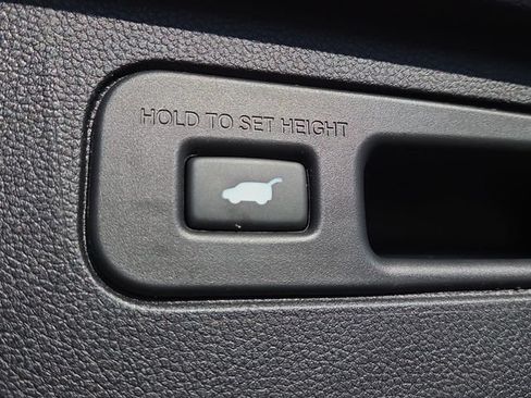 Used 2025 Honda Pilot Elite image 32