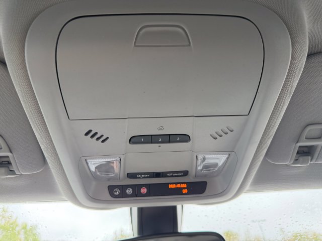 Used 2018 Chevrolet Equinox LT FWD image 29