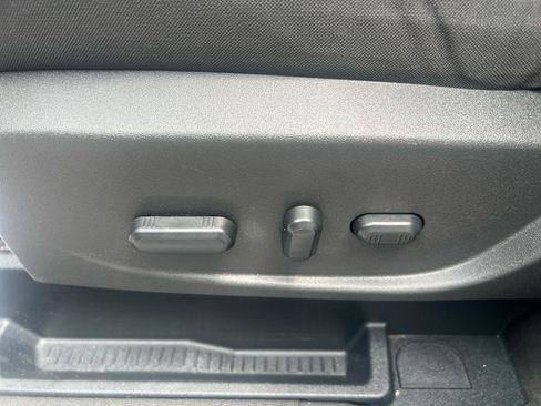 Used 2017 Ford Escape SE w/ Equipment Group 201A AWD/4WD image 17