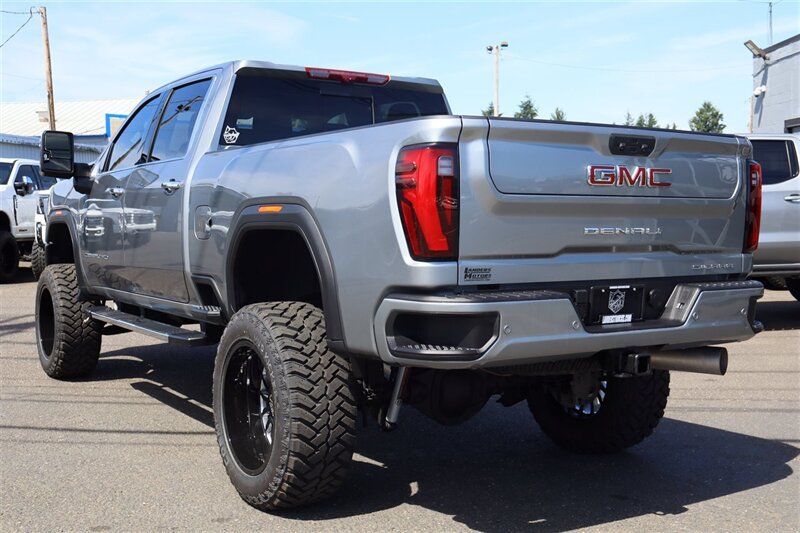 Used 2025 GMC Sierra 3500 Denali w/ Technology Package AWD/4WD image 3