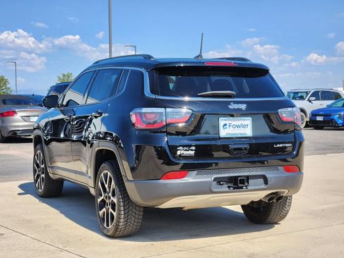 Used 2018 Jeep Compass Limited w/ Navigation Group AWD/4WD image 3