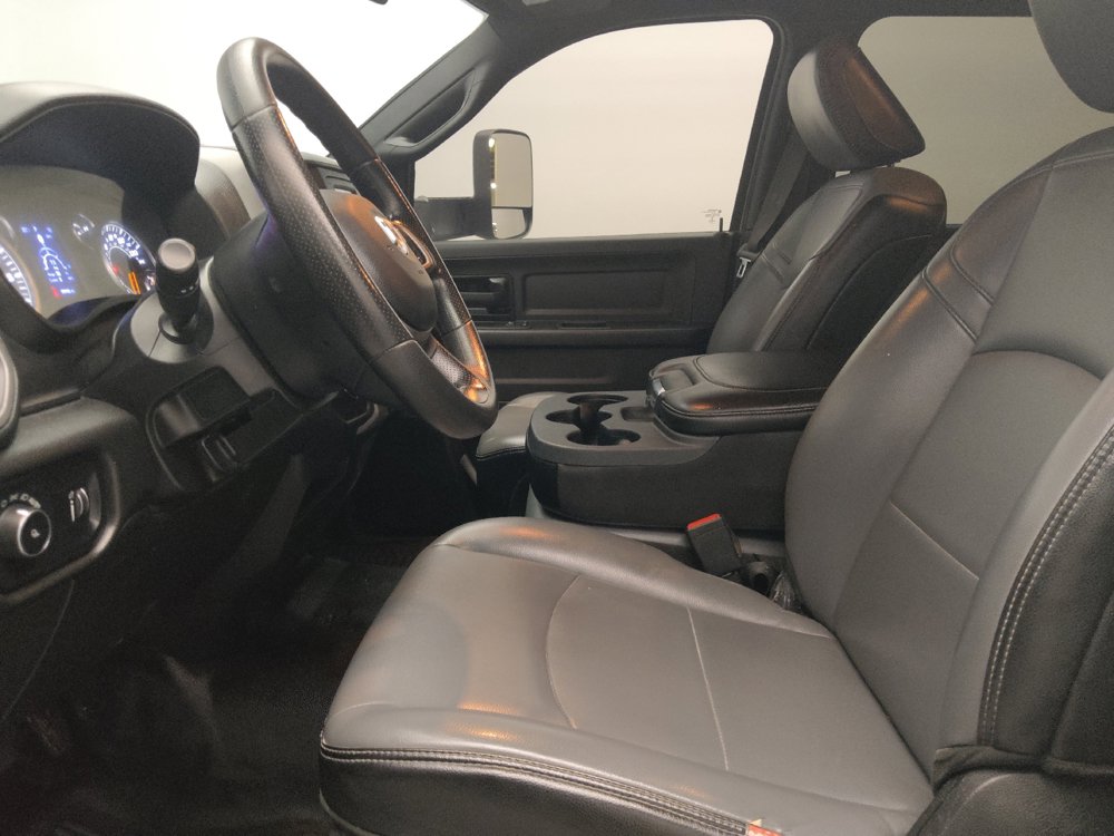 Used 2022 RAM 2500 Tradesman w/ Chrome Appearance Group AWD/4WD image 17