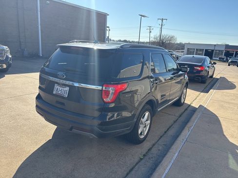 Used 2019 Ford Explorer XLT w/ Equipment Group 201A image 3