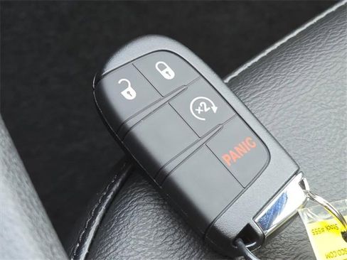 New 2026 Jeep Compass Latitude image 13