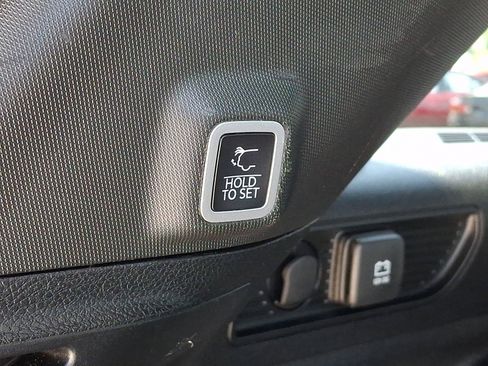 Used 2023 Jeep Grand Cherokee Altitude AWD/4WD image 30