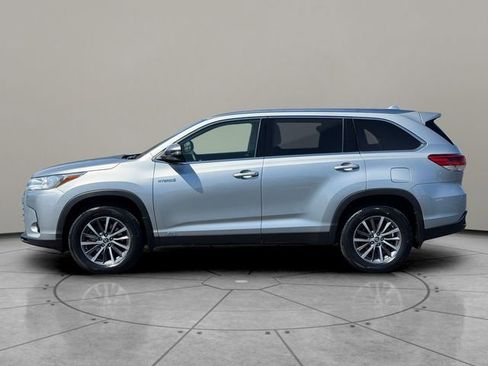 Certified 2019 Toyota Highlander XLE image 3