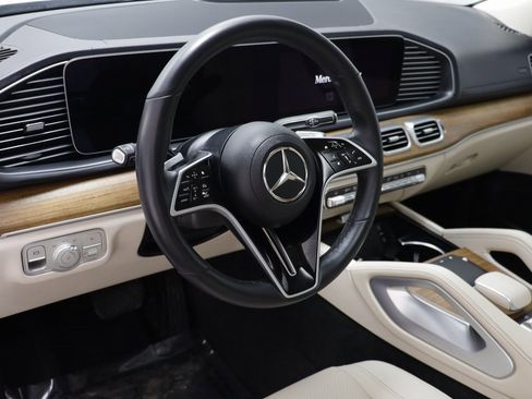 Used 2025 Mercedes-Benz GLS 450 GLS 450 image 6