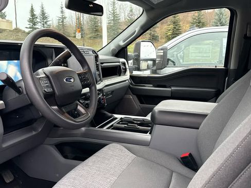Used 2024 Ford F350 XLT w/ XLT Premium Package image 5