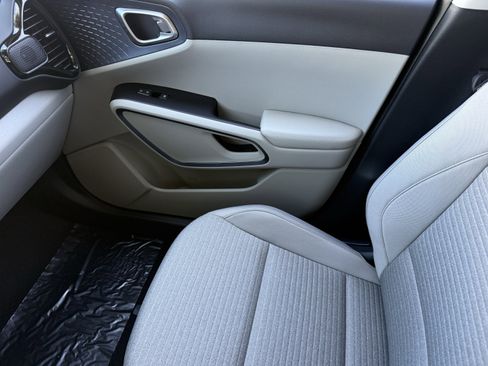 New 2025 Kia Soul EX image 11