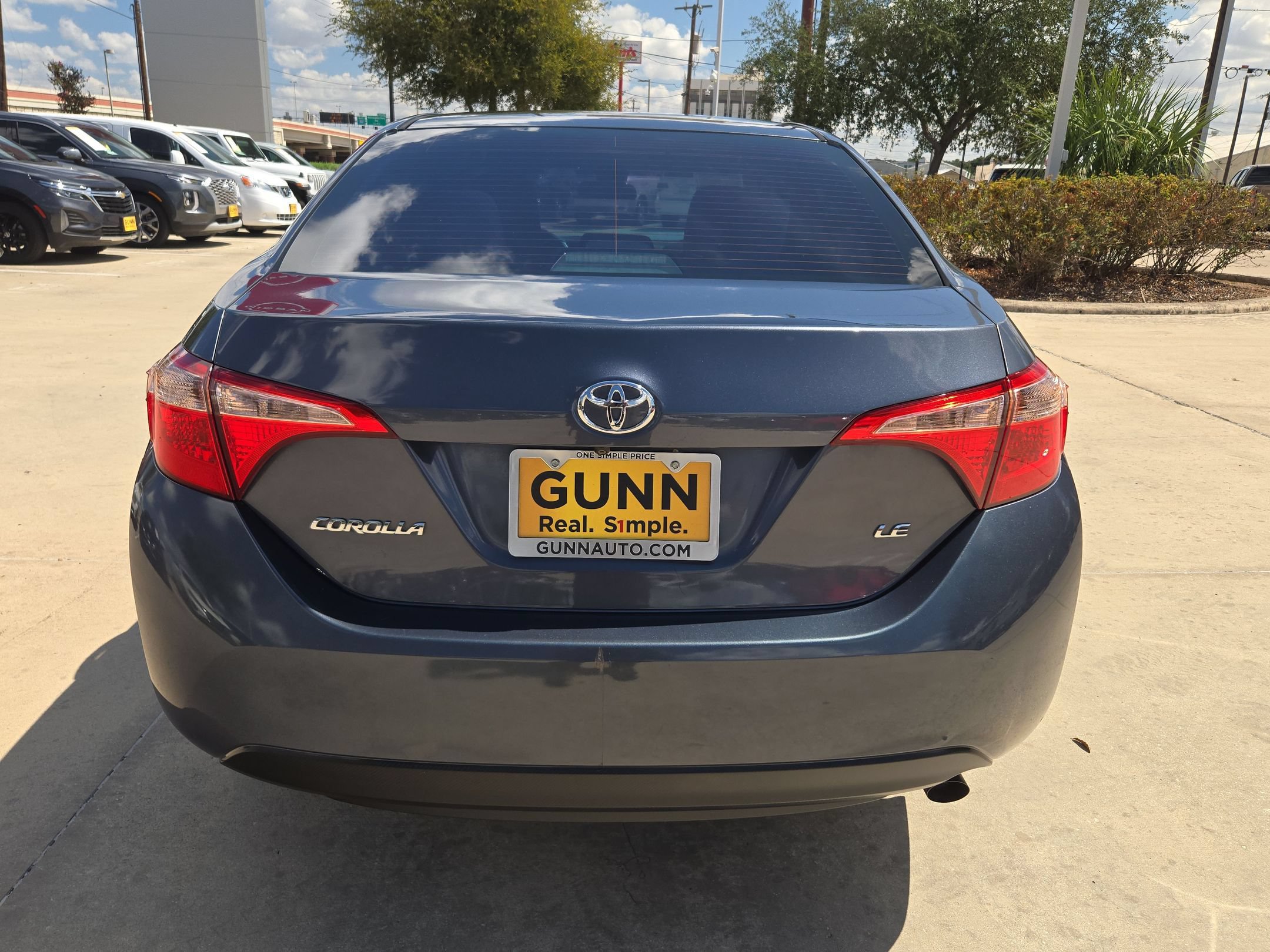 Used 2018 Toyota Corolla LE FWD image 4