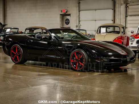 Used 2002 Chevrolet Corvette Convertible w/ Preferred Equipment Group2 image 1