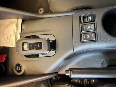 New 2024 Nissan Z Performance w/ Heritage Edition image 13