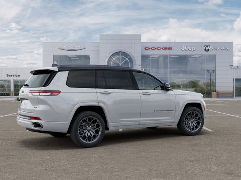 New 2025 Jeep Grand Cherokee L Summit AWD/4WD image 30