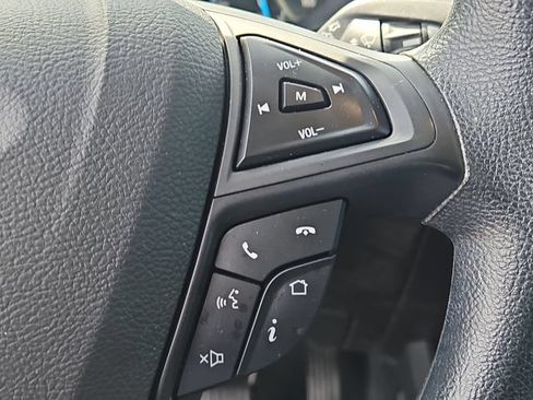 Used 2019 Ford Edge SE FWD image 14