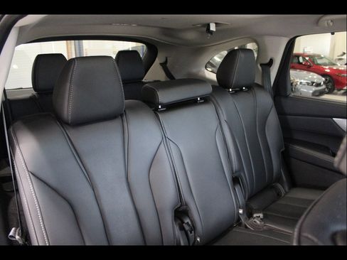 Used 2024 Acura MDX SH-AWD w/ Technology Package image 22