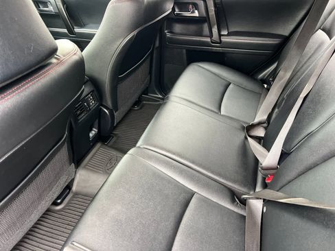 Used 2021 Toyota 4Runner Venture w/ Moonroof Package image 5