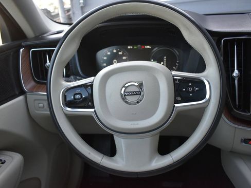 Used 2019 Volvo XC60 T8 Inscription w/ Advanced Package image 14