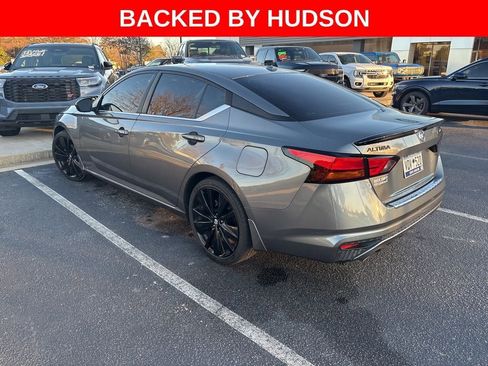 Used 2022 Nissan Altima 2.5 SR w/ Midnight Edition Package image 3
