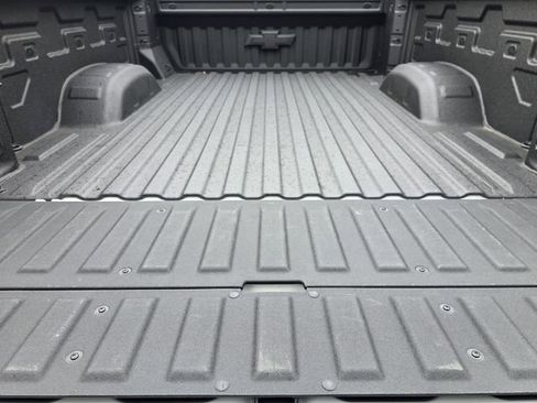 Used 2026 Chevrolet Silverado 2500 ZR2 AWD/4WD image 28