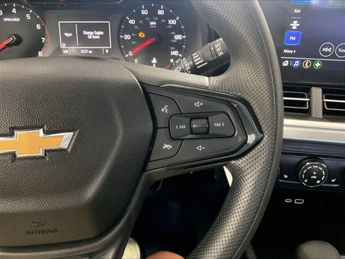 Used 2024 Chevrolet Trax LS w/ LS Convenience Package FWD image 23