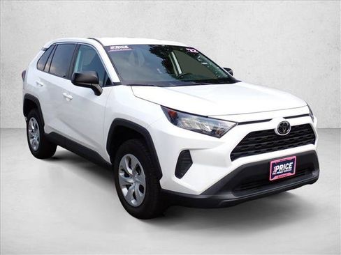 Used 2022 Toyota RAV4 LE AWD/4WD image 6