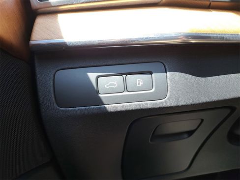 Used 2024 Volvo XC90 T8 Plus w/ Protection Package Premier image 21