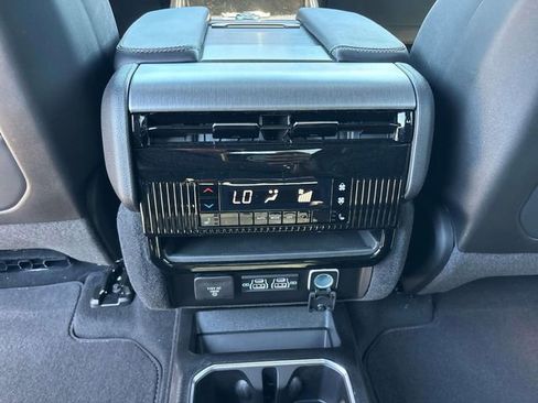 New 2026 Jeep Grand Wagoneer Limited AWD/4WD image 10