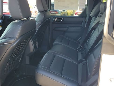 New 2025 Ford Bronco Badlands image 6