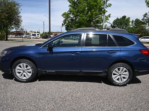 Used 2019 Subaru Outback 2.5i Premium AWD/4WD image 2