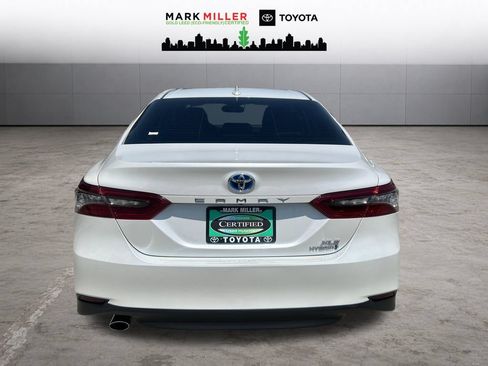 Certified 2022 Toyota Camry XLE FWD image 4