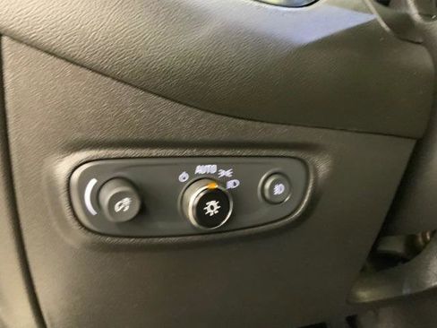 Used 2021 Chevrolet Equinox LT w/ Driver Convenience Package AWD/4WD image 25