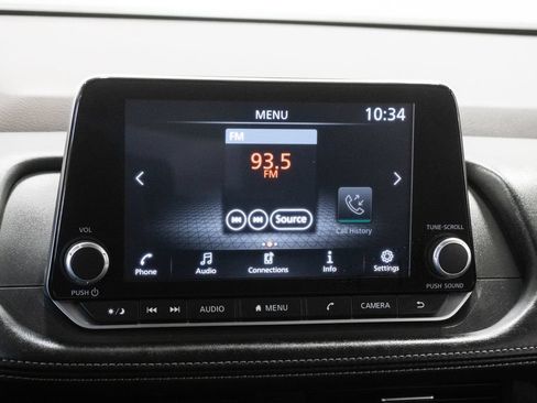Used 2023 Nissan Rogue S AWD/4WD image 18