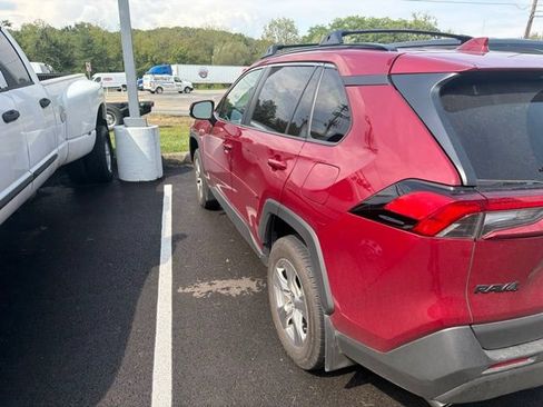Used 2022 Toyota RAV4 XLE w/ Convenience Package AWD/4WD image 8