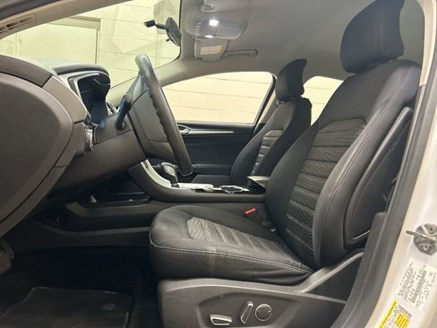 Used 2016 Ford Fusion SE image 7