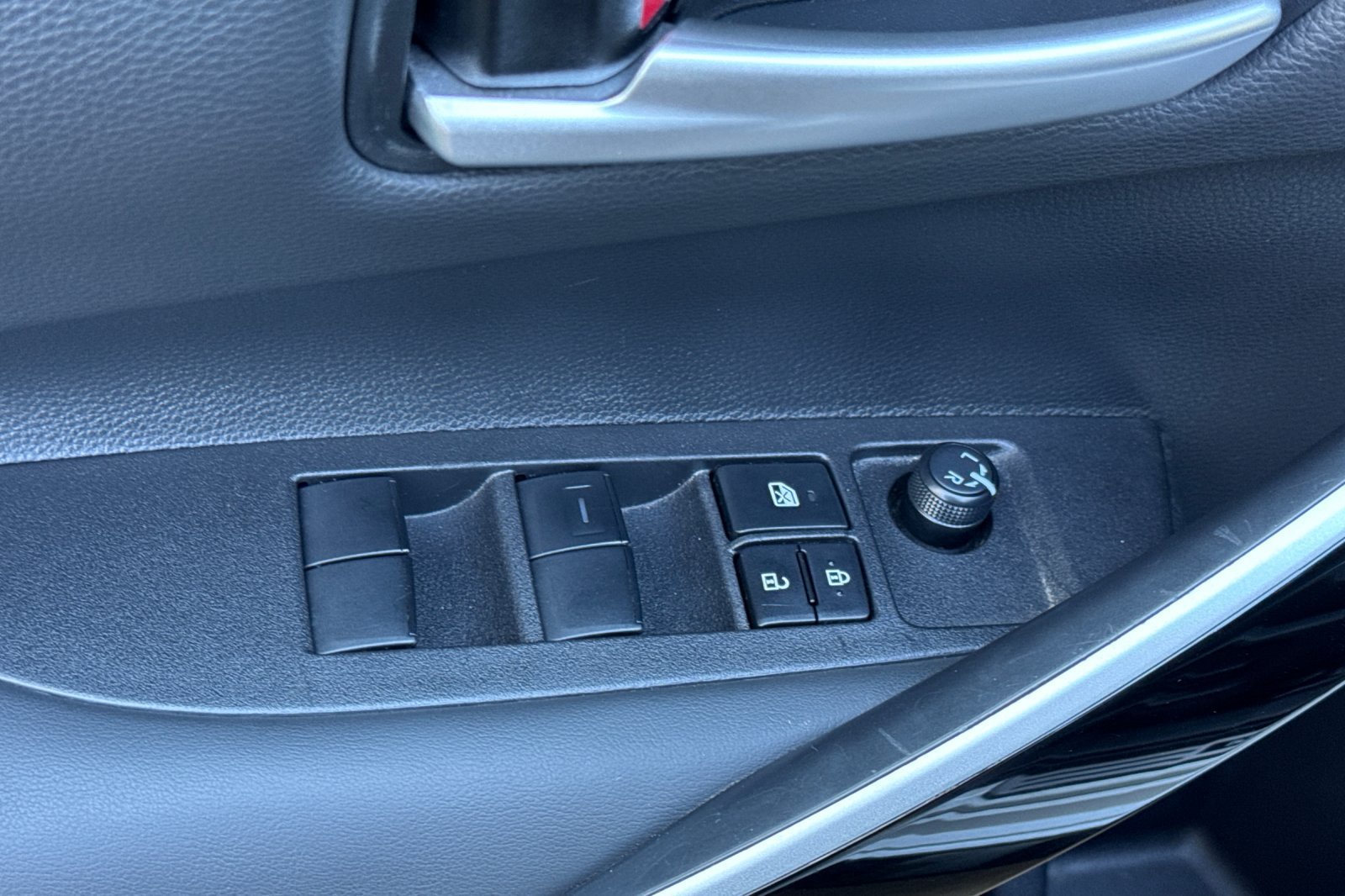 Certified 2026 Toyota Corolla XSE FWD image 15