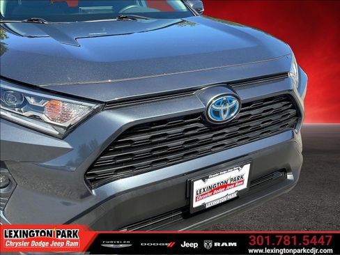Used 2021 Toyota RAV4 XLE w/ Convenience Package AWD/4WD image 32